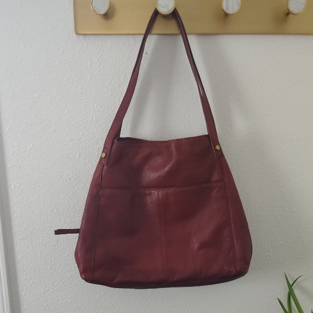 Chic Tan Leather Shoulder Bag - Picture 8 of 13